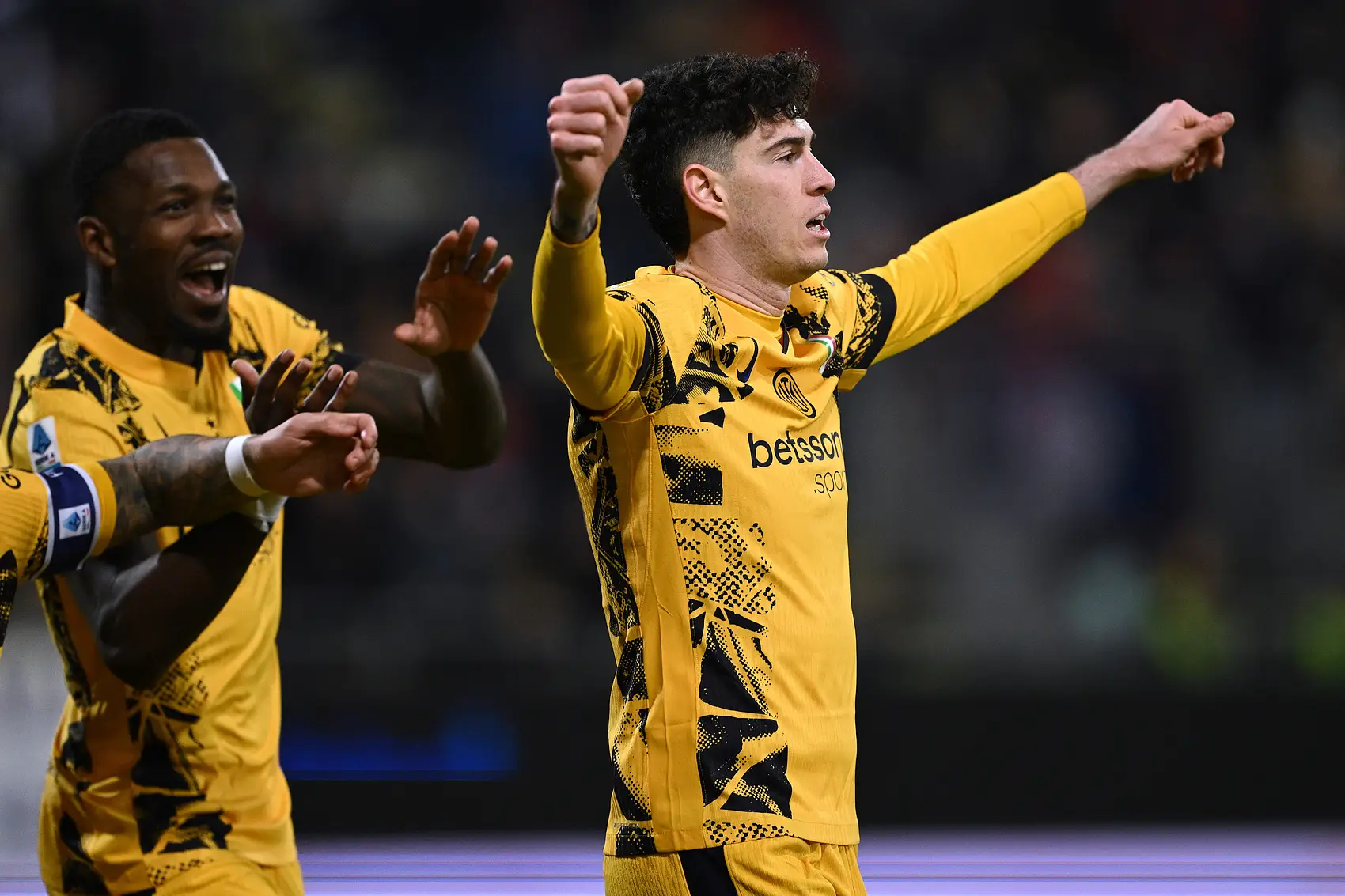 ayx-里程碑夜费耶诺德防线松动，德甲转会期刷纪录，压力陡增，临场指挥获称赞的简单介绍