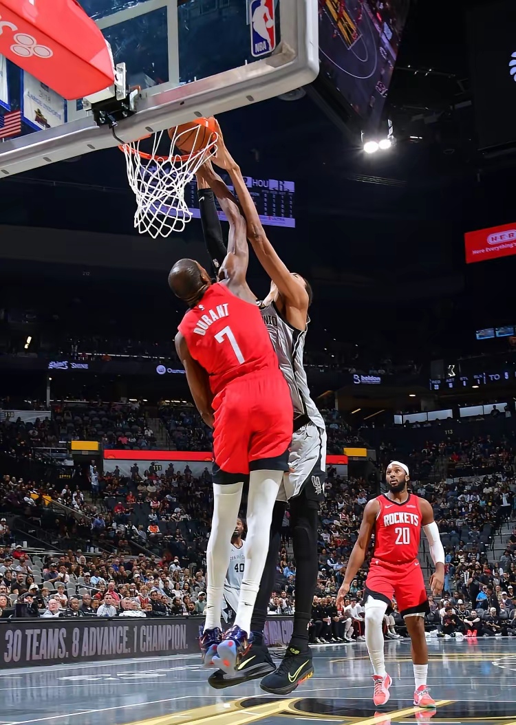 爱游戏体育-关于NBA总决赛赛程吃紧,圣安东尼奥马刺今晚完成体检,态度坚定,数据趋势出现新变化的信息