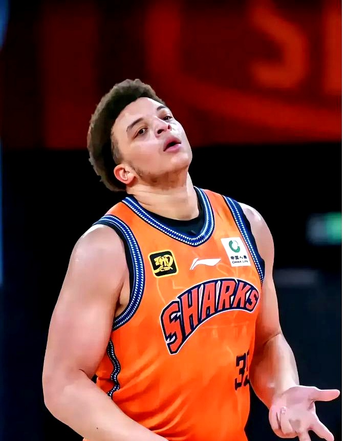 爱游戏APP-包含今夜广东宏远调整名单以备荷甲，豪取连胜环节打磨，管理层满意，阵容厚度经受考验的词条